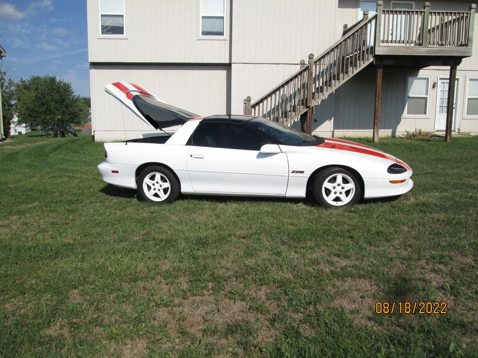 1997 Chevrolet Camaro Z28 4th Gen - Image 20 of 23