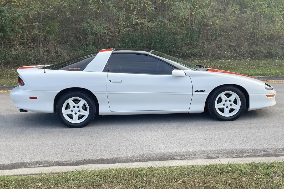 1997 Chevrolet Camaro Z28 4th Gen - Image 14 of 23