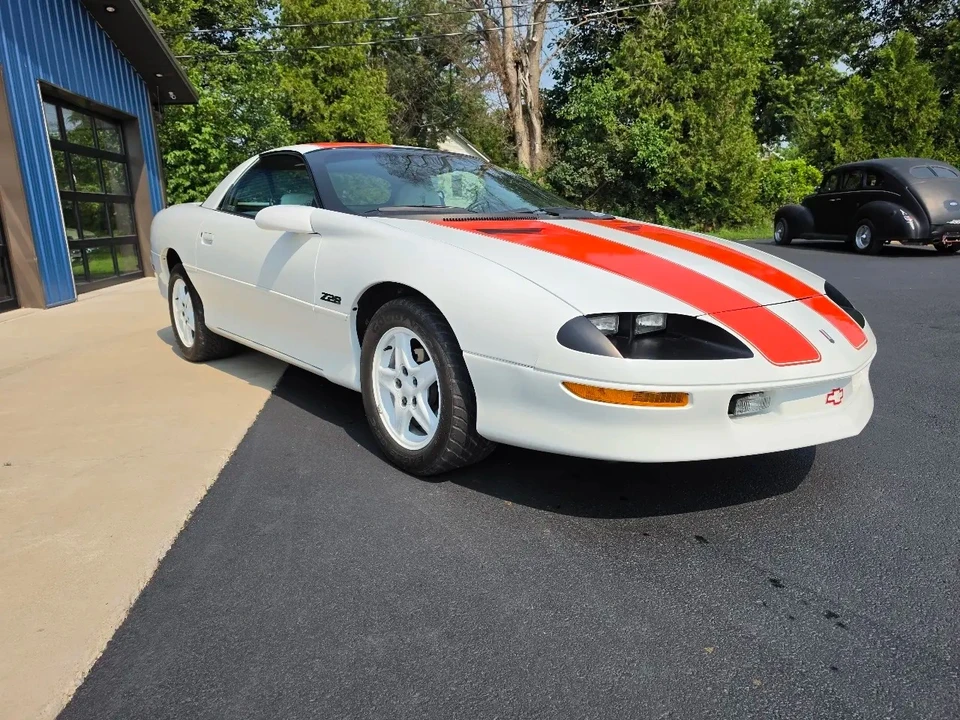 1997 Chevrolet Camaro Z28 4th Gen - Image 7 of 31