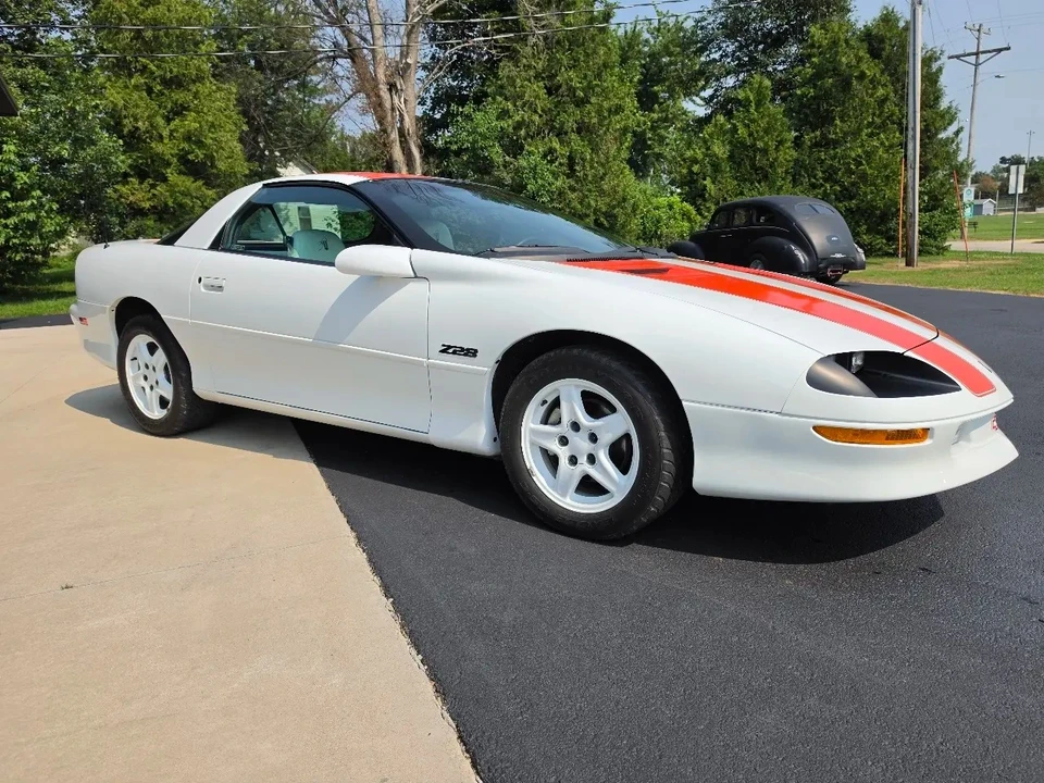 1997 Chevrolet Camaro Z28 4th Gen - Image 15 of 31