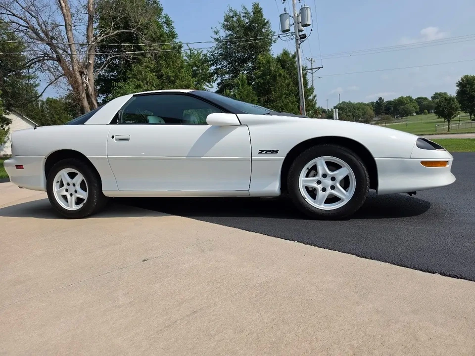 1997 Chevrolet Camaro Z28 4th Gen - Image 18 of 31