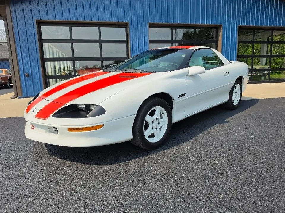 1997 Chevrolet Camaro Z28 4th Gen - Image 2 of 31