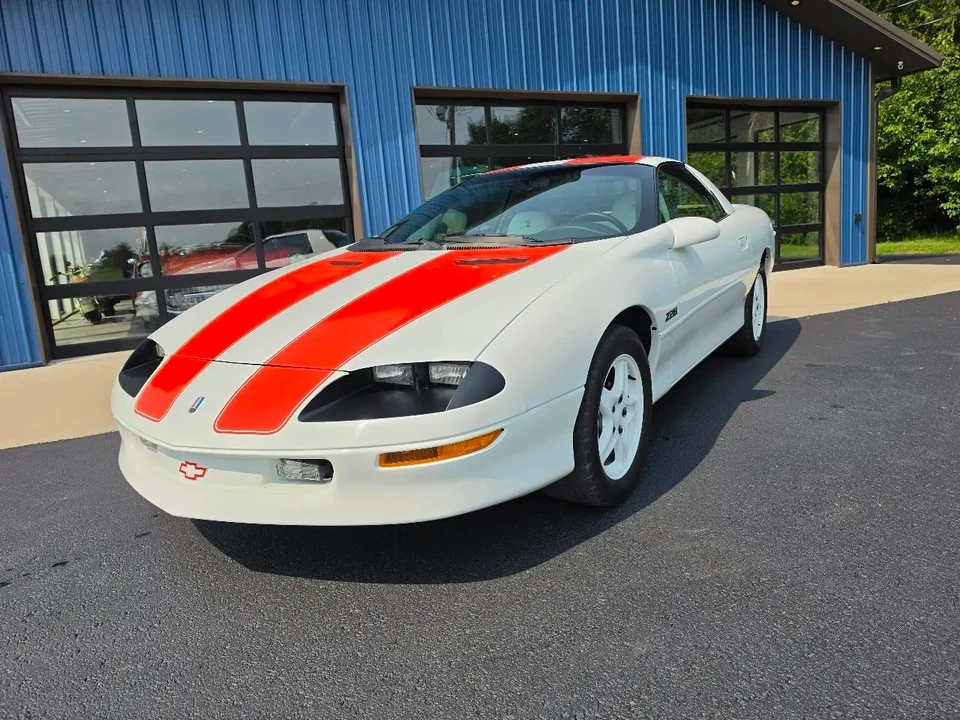 1997 Chevrolet Camaro Z28 4th Gen - Image 4 of 31