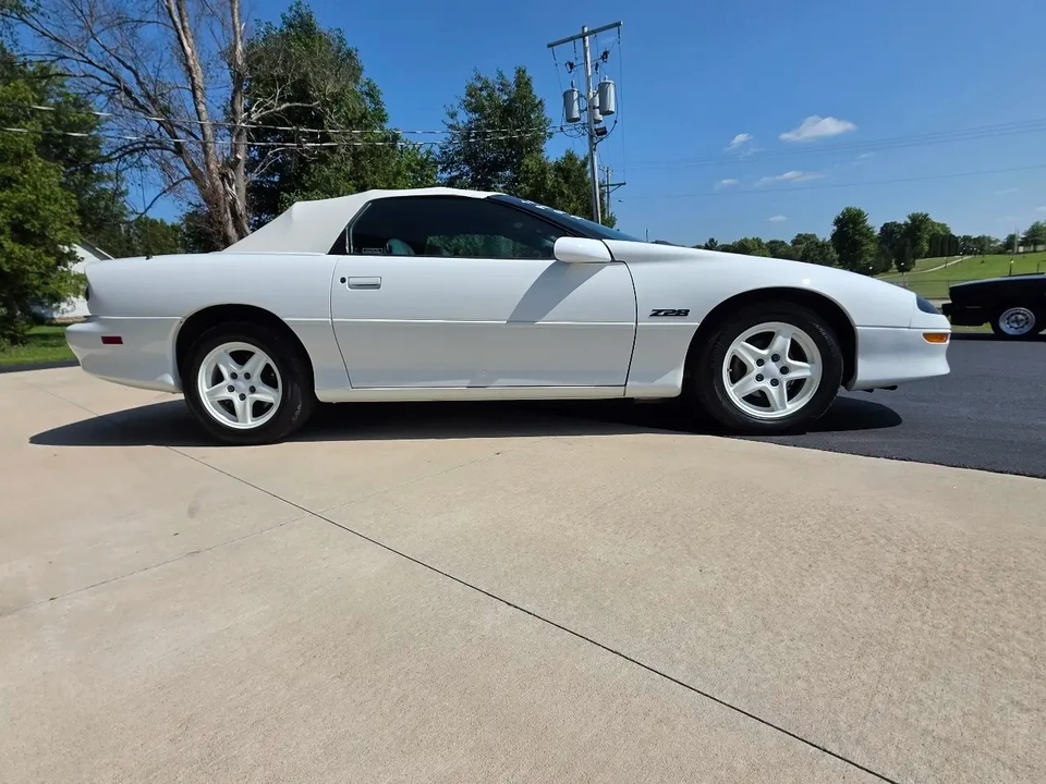 1997 Chevrolet Camaro Z28 4th Gen - Image 14 of 31