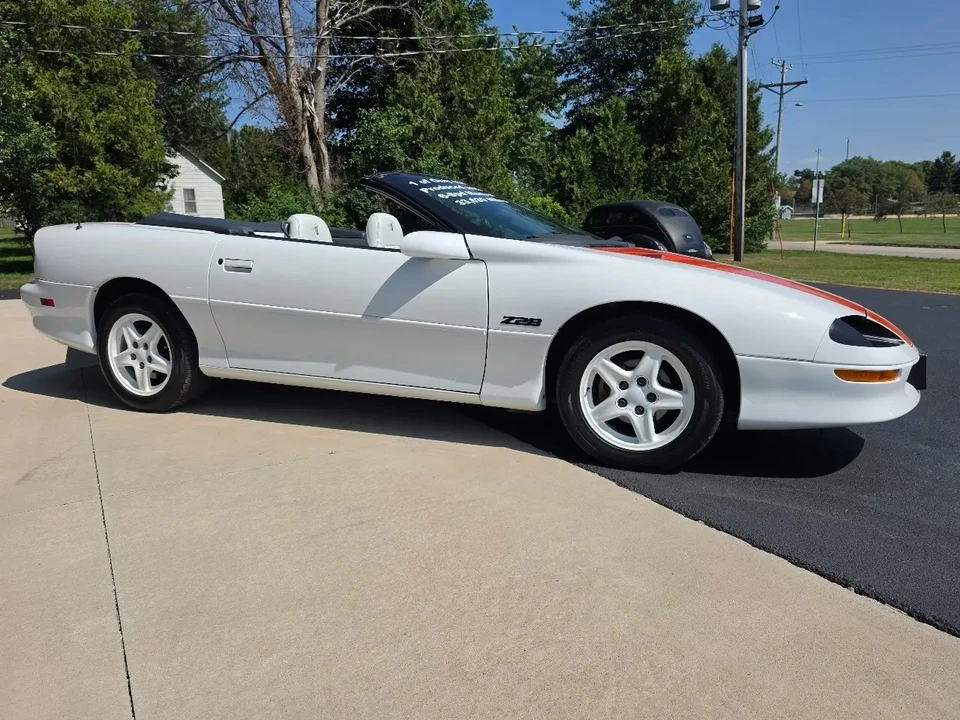 1997 Chevrolet Camaro Z28 4th Gen - Image 18 of 31
