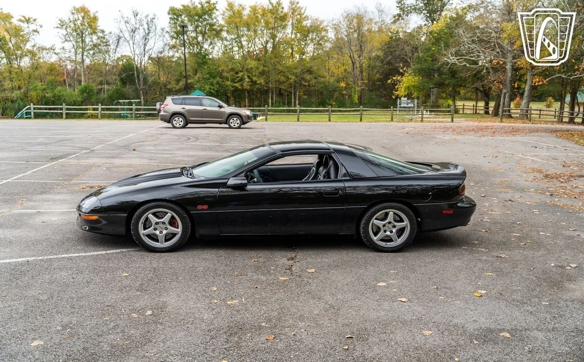 1997 Chevrolet Camaro SS 4th Gen - Image 10 of 12