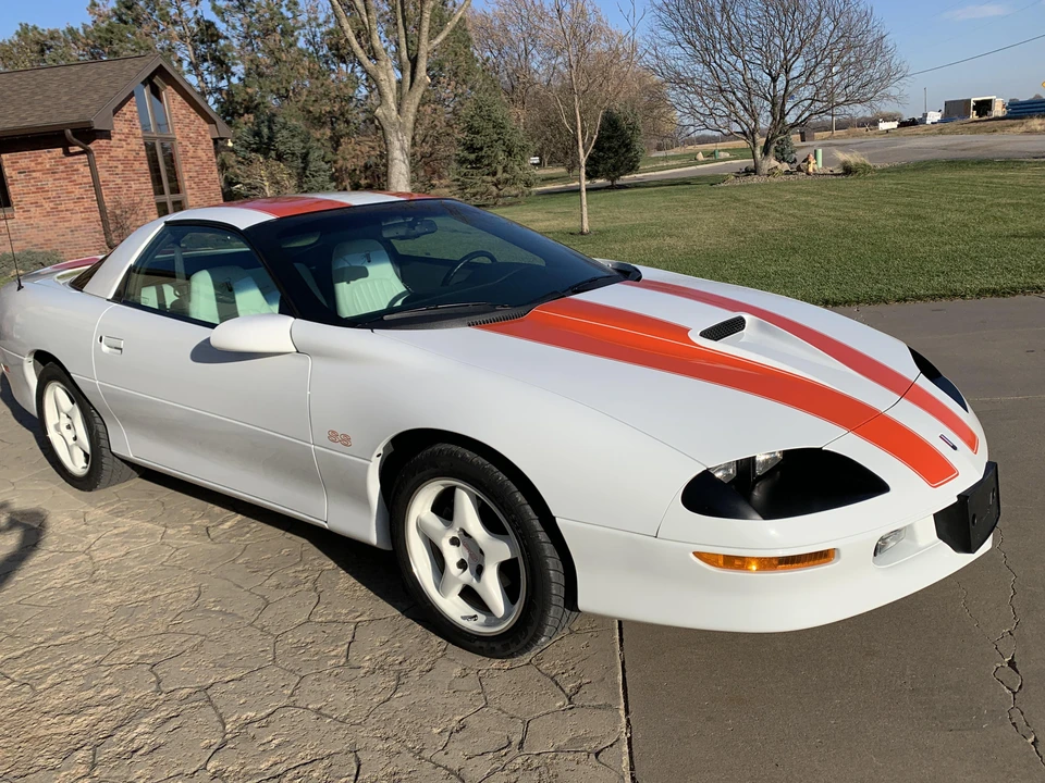1997 Chevrolet Camaro SS 4th Gen - Image 22 of 31