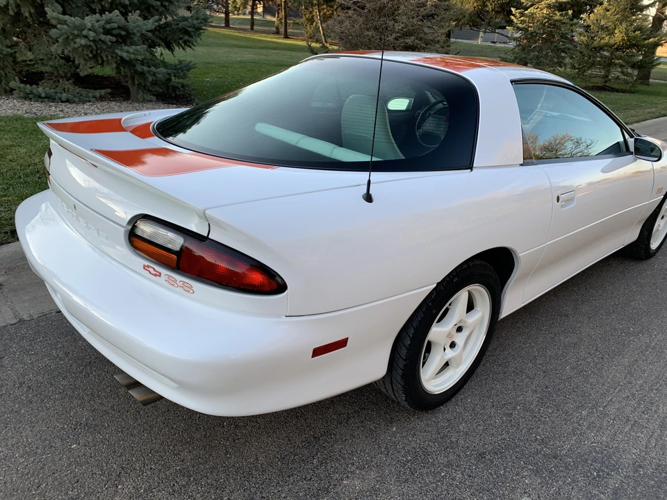 1997 Chevrolet Camaro SS 4th Gen - Image 20 of 31