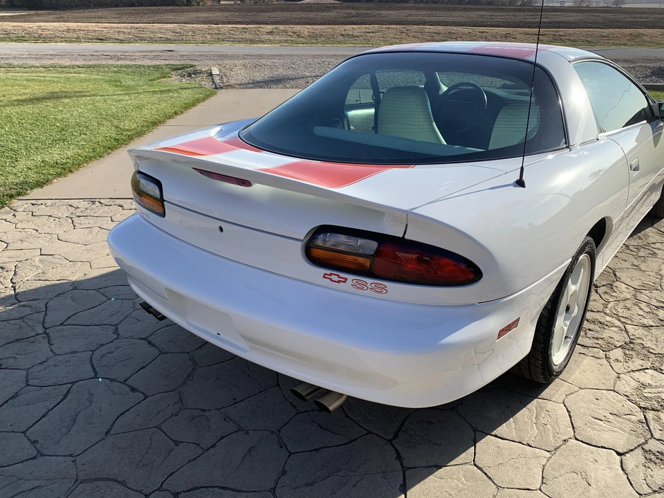 1997 Chevrolet Camaro SS 4th Gen - Image 19 of 31