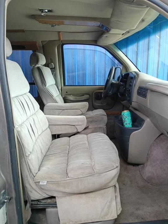 1997 Chevrolet Express - Image 9 of 12