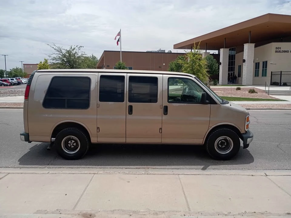 1997 Chevrolet Express - Image 5 of 12