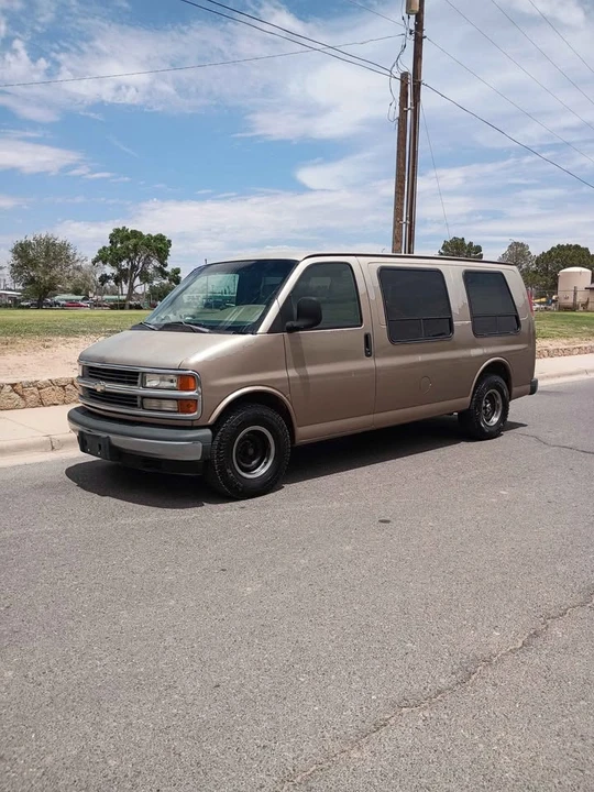 1997 Chevrolet Express - Image 2 of 12