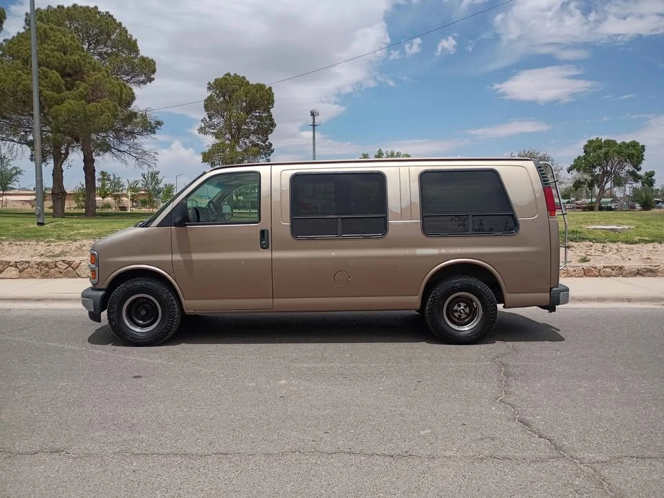 1997 Chevrolet Express - Image 3 of 12