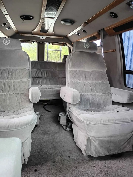 1997 Chevrolet Express - Image 10 of 12