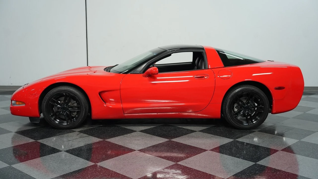 1997 Chevrolet Corvette C5 - Image 2 of 12
