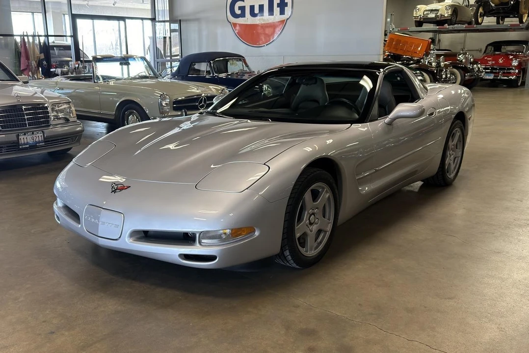 1997 Chevrolet Corvette C5 - Image 3 of 31