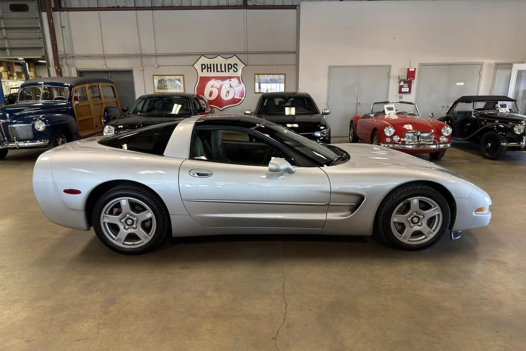 1997 Chevrolet Corvette C5 - Image 30 of 31