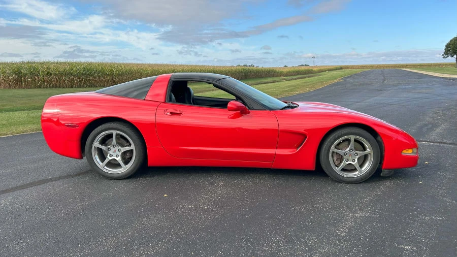 1997 Chevrolet Corvette C5 - Image 2 of 31