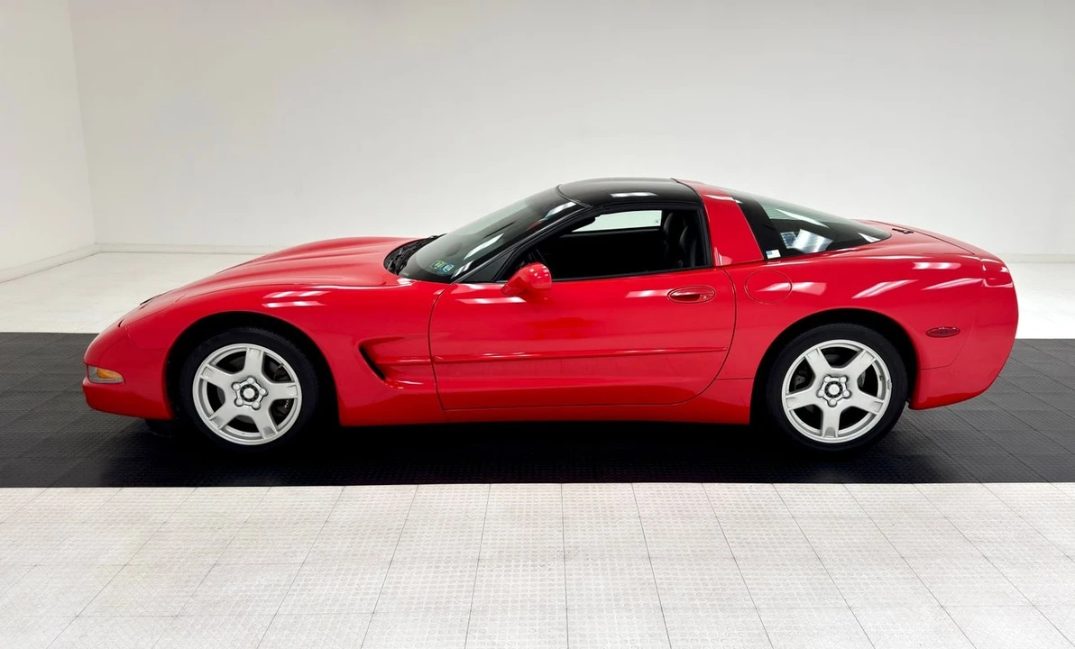 1997 Chevrolet Corvette C5 - Image 2 of 31