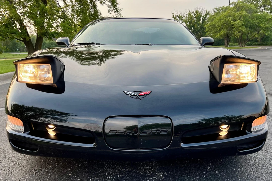 1997 Chevrolet Corvette C5 - Image 2 of 31