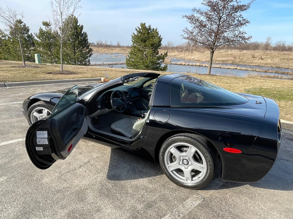 1997 Chevrolet Corvette C5 - Image 8 of 31