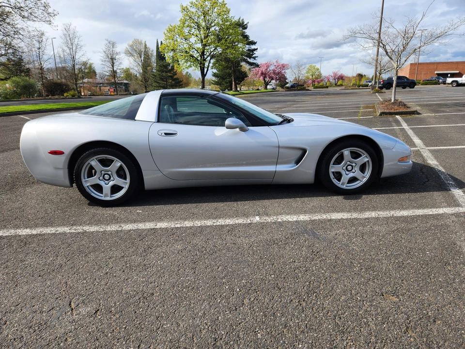 1997 Chevrolet Corvette C5 - Image 8 of 31