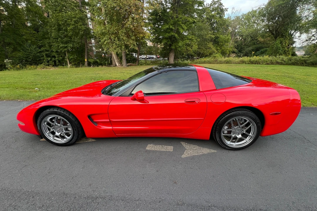1997 Chevrolet Corvette C5 - Image 8 of 31