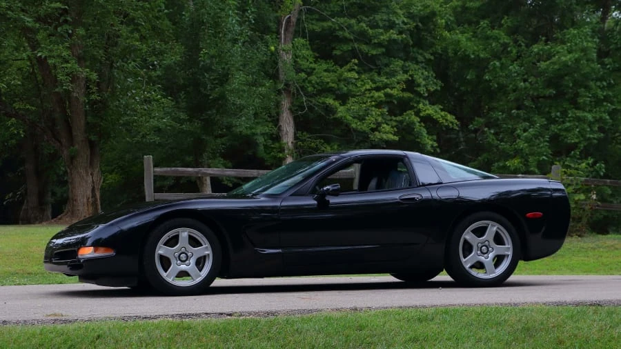 1997 Chevrolet Corvette C5 - Image 2 of 12