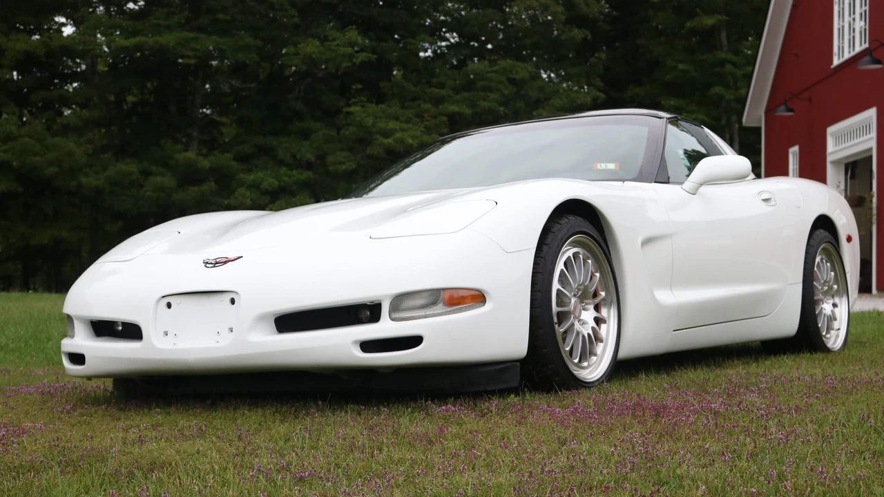 1997 Chevrolet Corvette C5 - Image 2 of 31