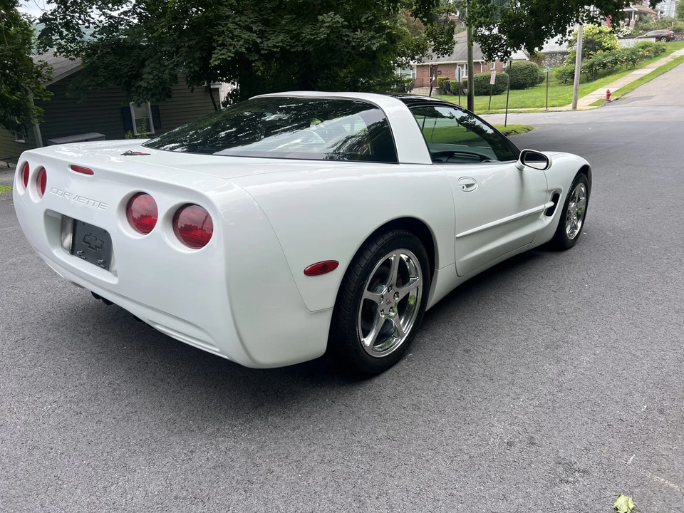 1997 Chevrolet Corvette C5 - Image 3 of 21
