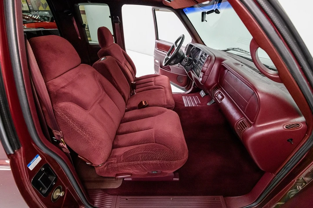 1997 Chevrolet - Image 22 of 31