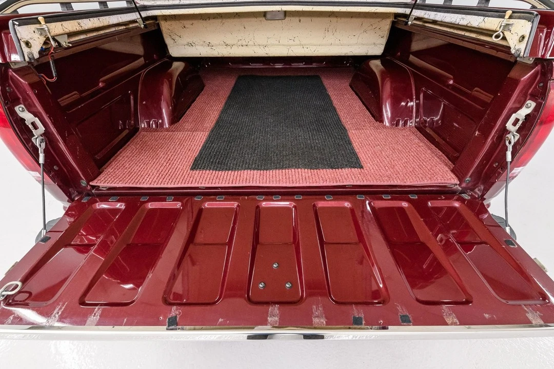 1997 Chevrolet - Image 29 of 31