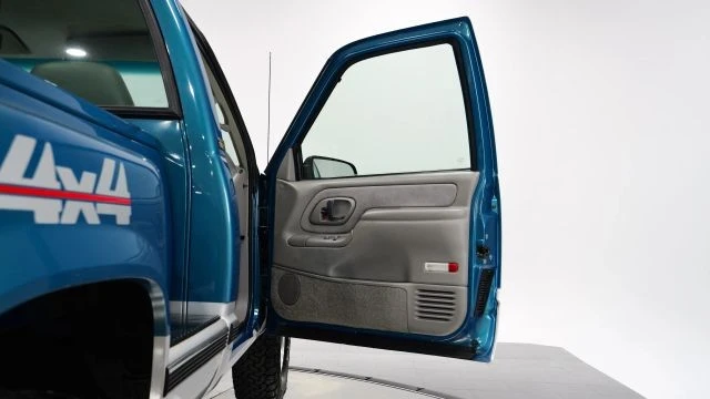 1997 Chevrolet C/K 4th Gen - Image 15 of 21