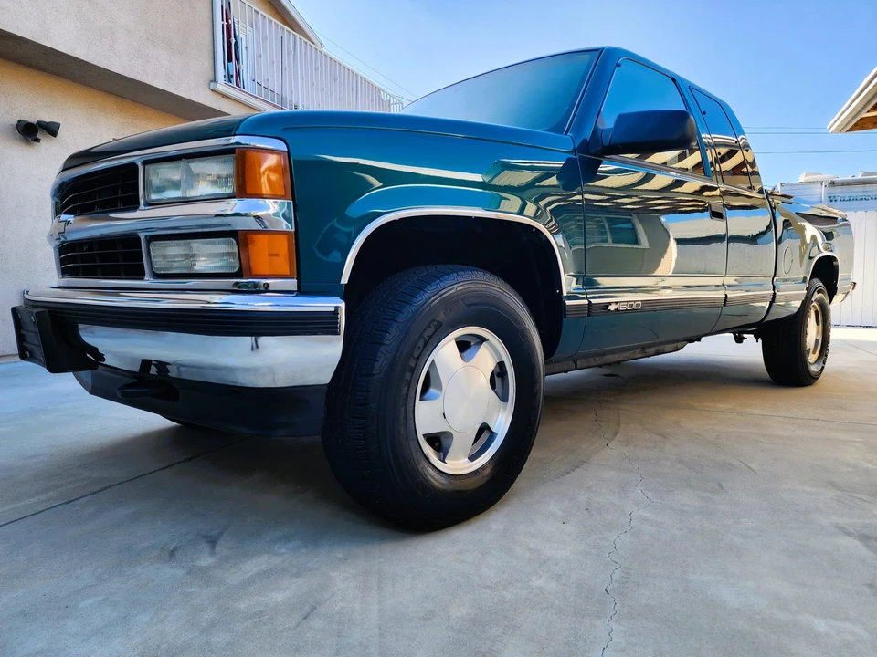 1997 Chevrolet C/K 4th Gen - Image 4 of 31
