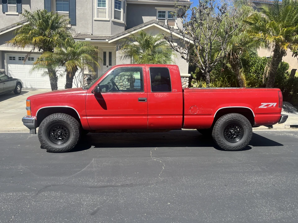 1997 Chevrolet Silverado - Image 3 of 31