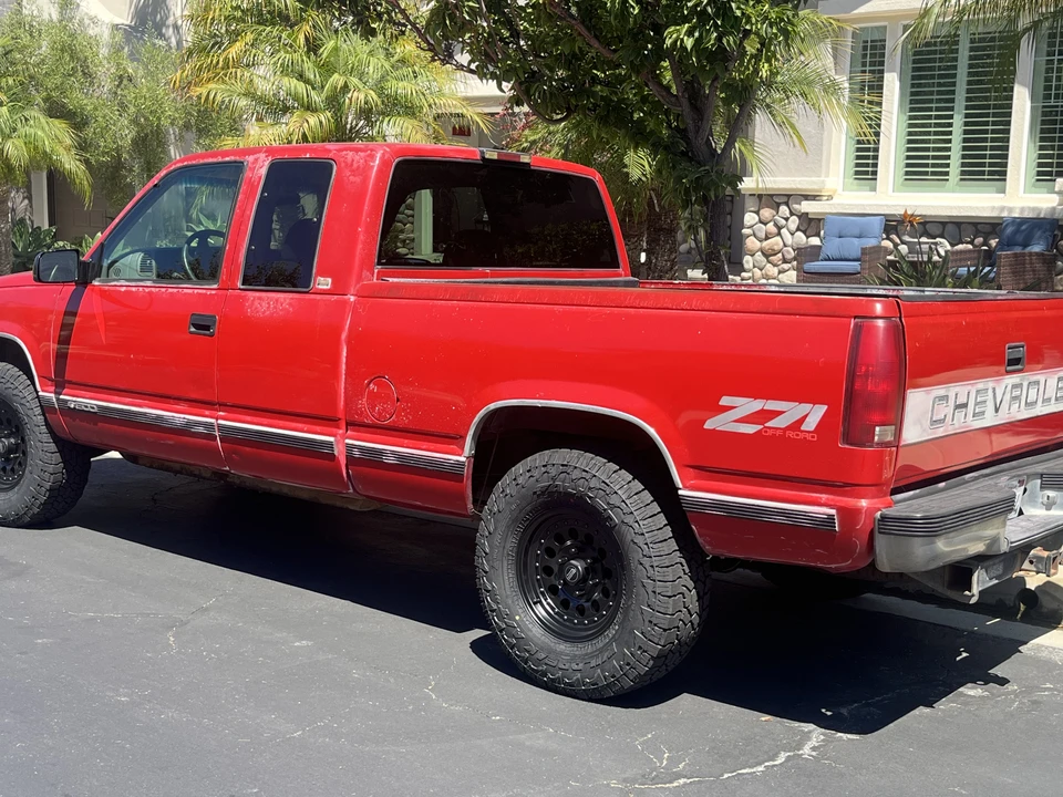 1997 Chevrolet Silverado - Image 5 of 31
