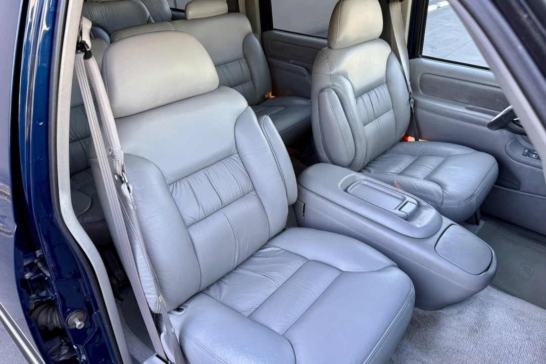 1997 Chevrolet Suburban 8th Gen - Image 4 of 7