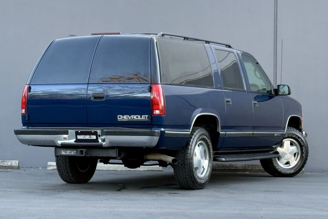 1997 Chevrolet Suburban 8th Gen - Image 2 of 7