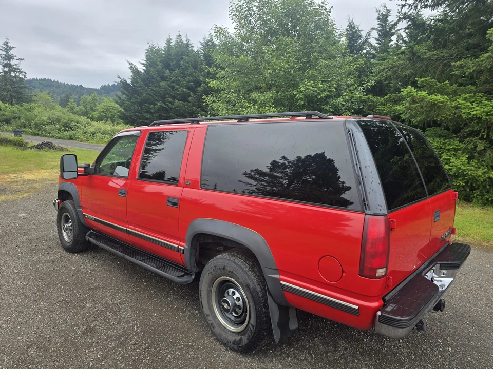 1997 Chevrolet Suburban 8th Gen - Image 9 of 31