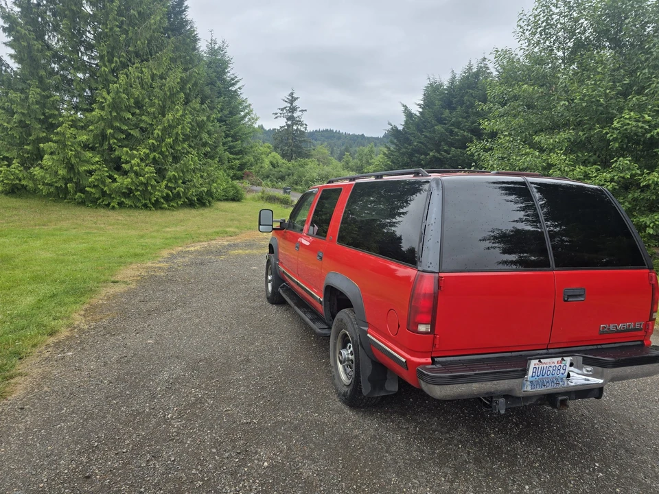 1997 Chevrolet Suburban 8th Gen - Image 10 of 31