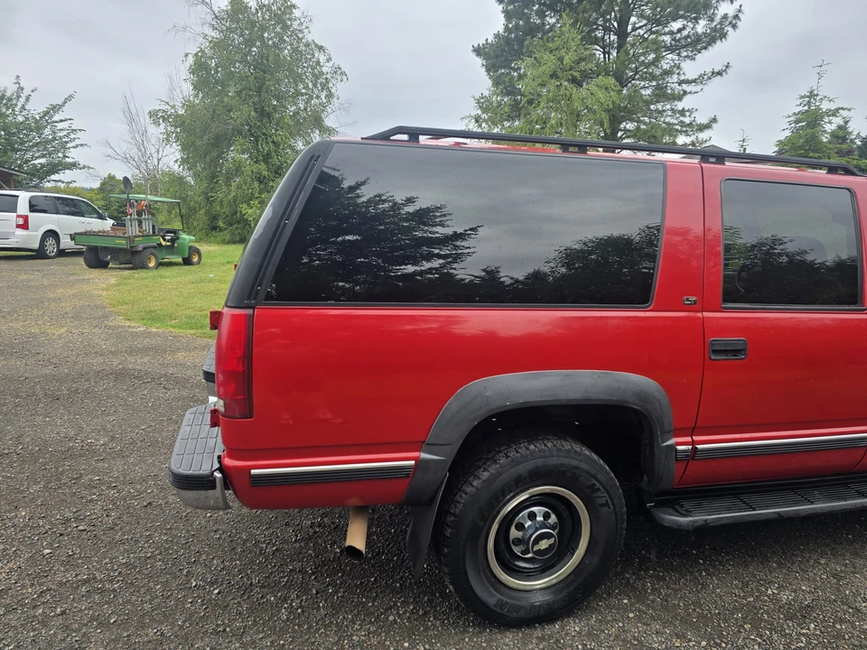 1997 Chevrolet Suburban 8th Gen - Image 15 of 31