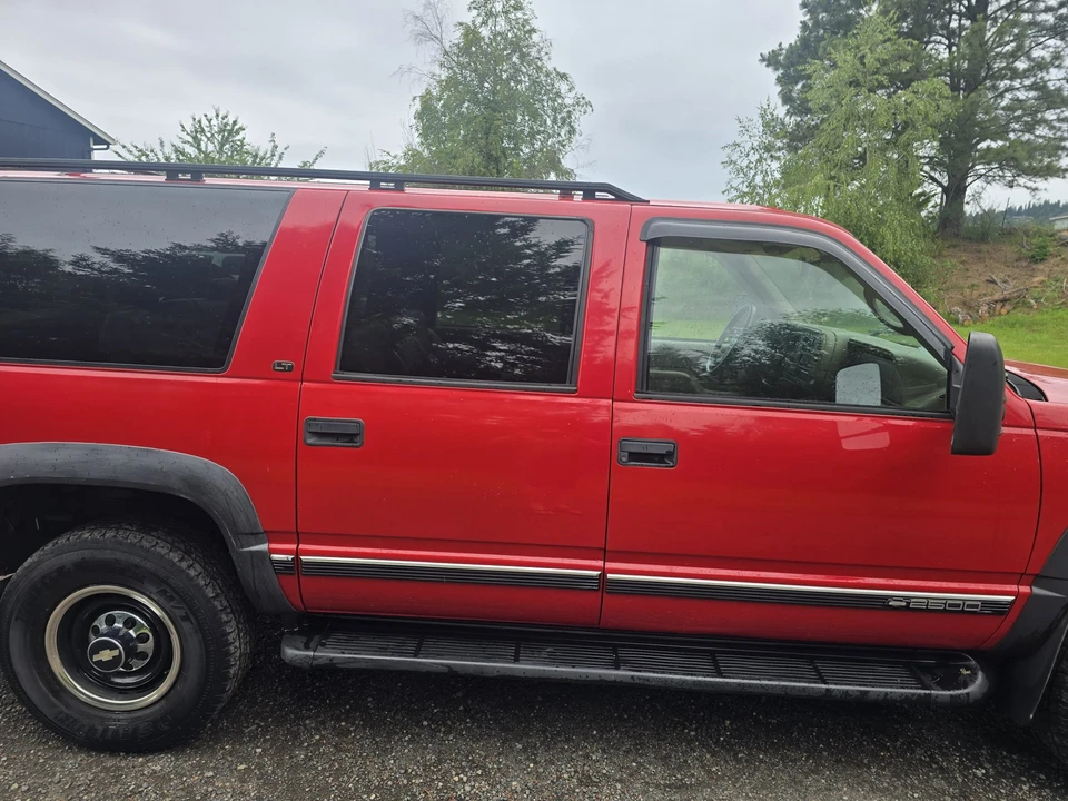 1997 Chevrolet Suburban 8th Gen - Image 17 of 31