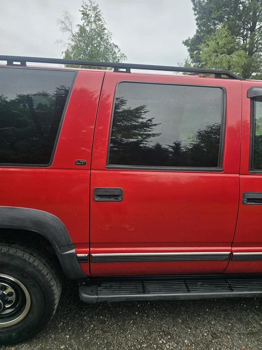 1997 Chevrolet Suburban 8th Gen - Image 23 of 31