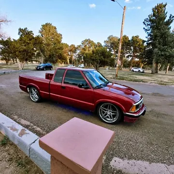 1997 Chevrolet S-10 LS Short Bed