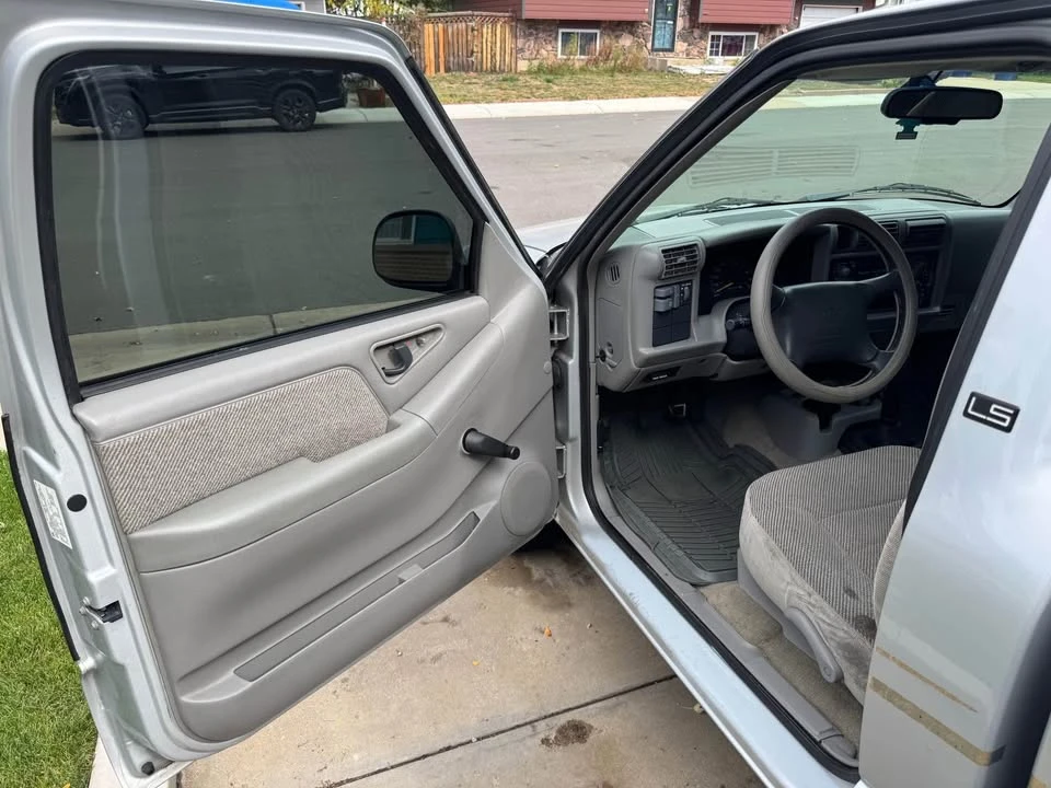 1997 Chevrolet S-10 - Image 7 of 10