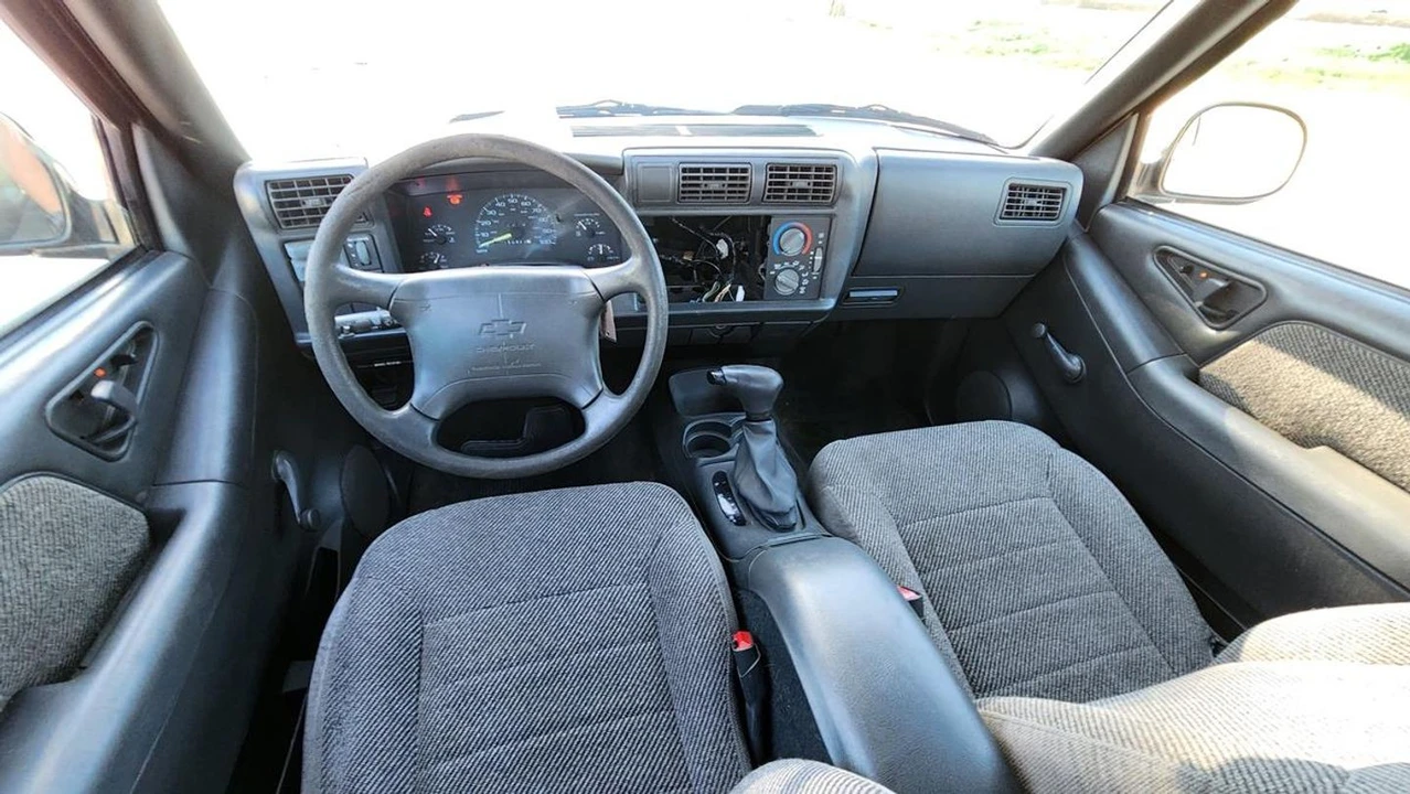 1997 Chevrolet S-10 - Image 8 of 21