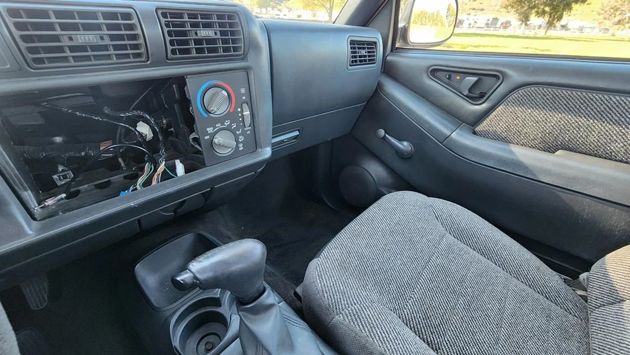 1997 Chevrolet S-10 - Image 17 of 21
