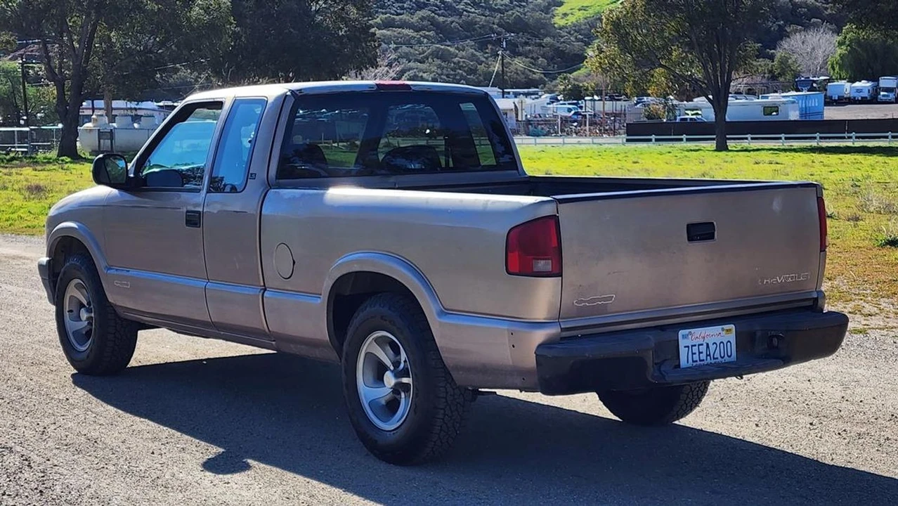 1997 Chevrolet S-10 - Image 6 of 21