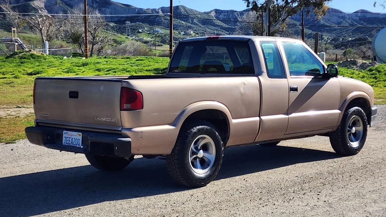 1997 Chevrolet S-10 - Image 7 of 21