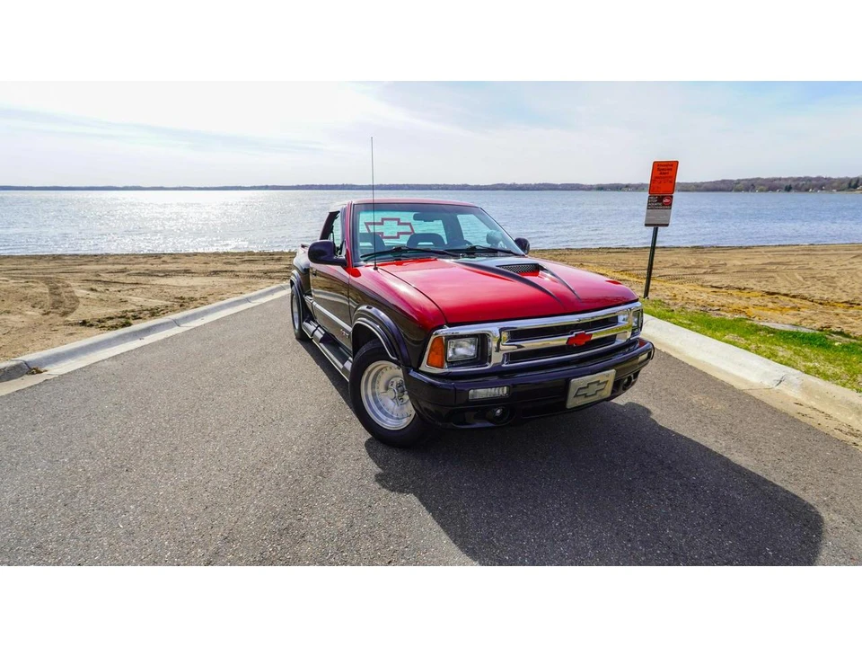1997 Chevrolet S-10 - Image 9 of 31